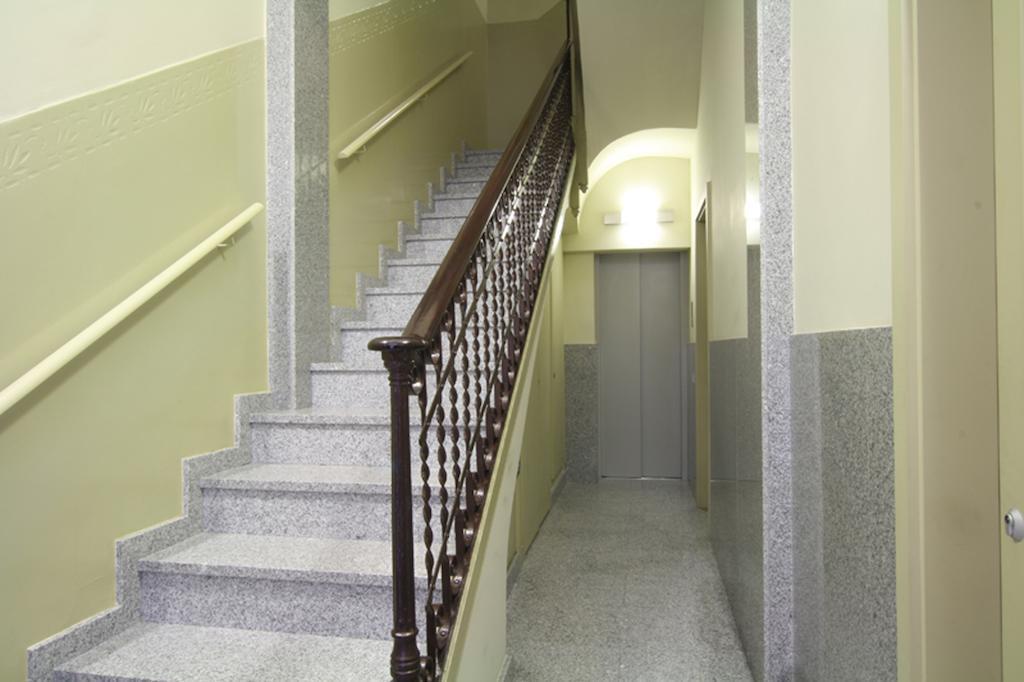 Barcelona Sants Station Apartments Bagian luar foto
