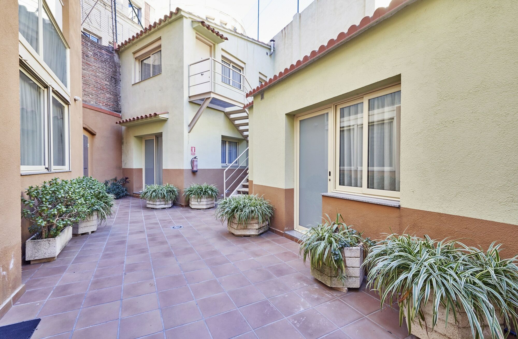 Barcelona Sants Station Apartments Bagian luar foto