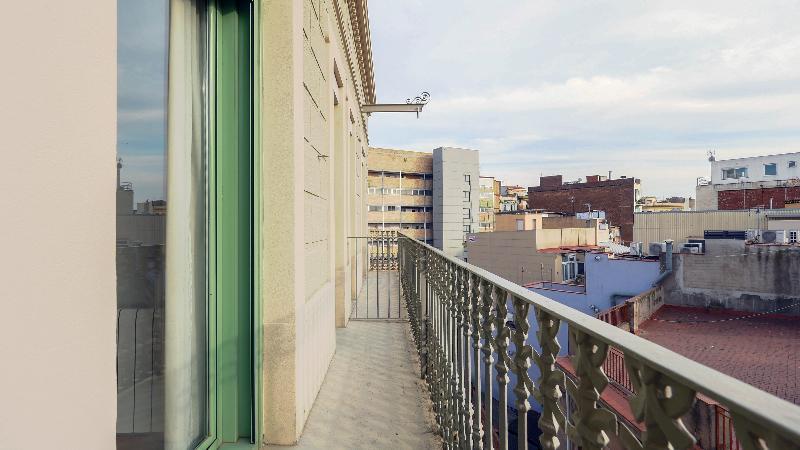 Barcelona Sants Station Apartments Bagian luar foto